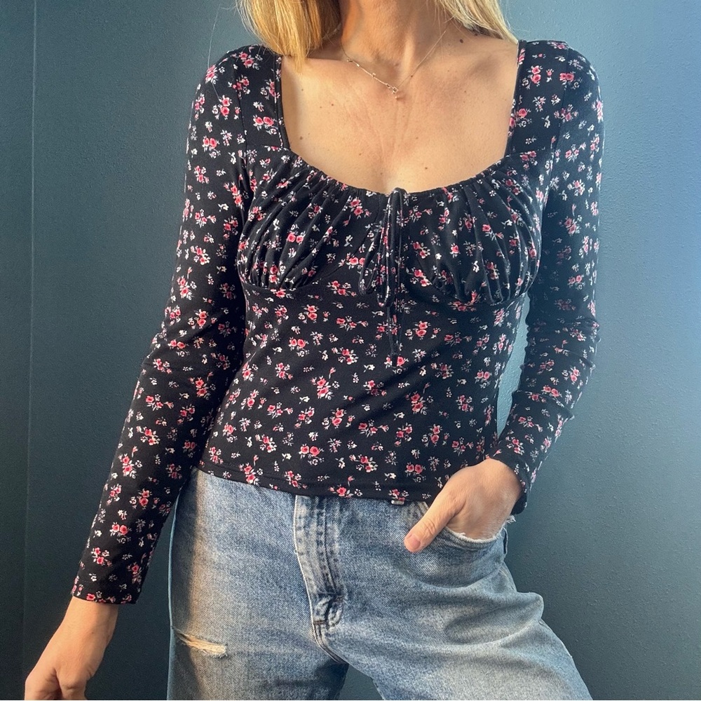 Ruched Bust Ditzy Floral Long Sleeve Top size Large - Picture 1 of 9
